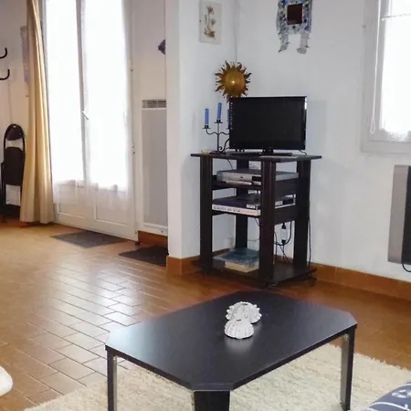 2 Bedroom Amazing In Sur Mer Сasa de vacaciones