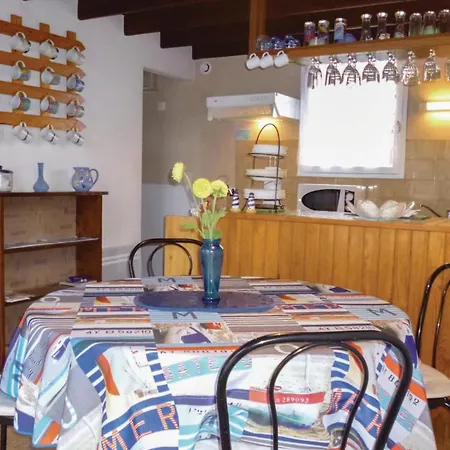 2 Bedroom Amazing In Sur Mer Сasa de vacaciones *