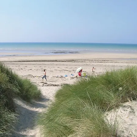 2 Bedroom Amazing In Sur Mer Сasa de vacaciones Anneville-sur-Mer